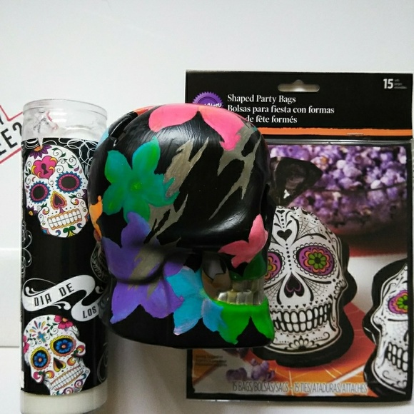 Best Day of the dead skulls halloween. - Picture 1 of 3